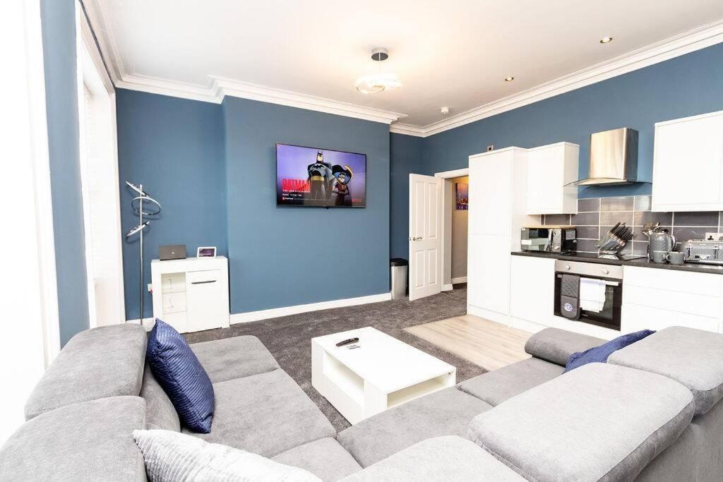 Lavish 2Bed Apartment In The Heart Of Беркенгед Екстер'єр фото